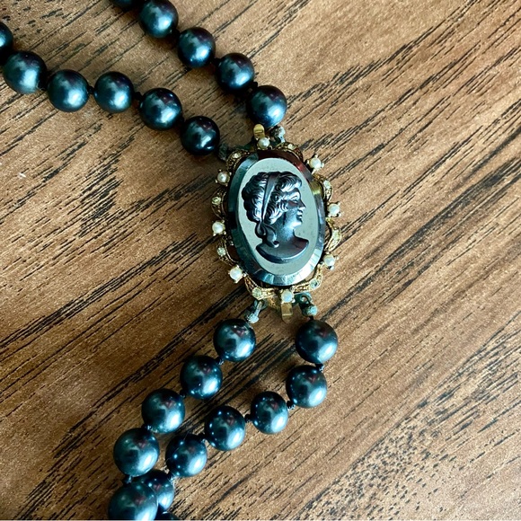 Black Tahitian Pearl Double Strand Necklace. Cameo Clasp/Pin - Picture 3 of 11